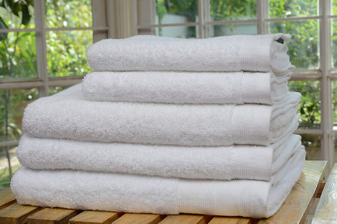 Canaria Tex supplies 100% Cotton White Hotel Towels & Bath Mats to the hospitality industry (hotels, bed and breakfast, guest houses etc).