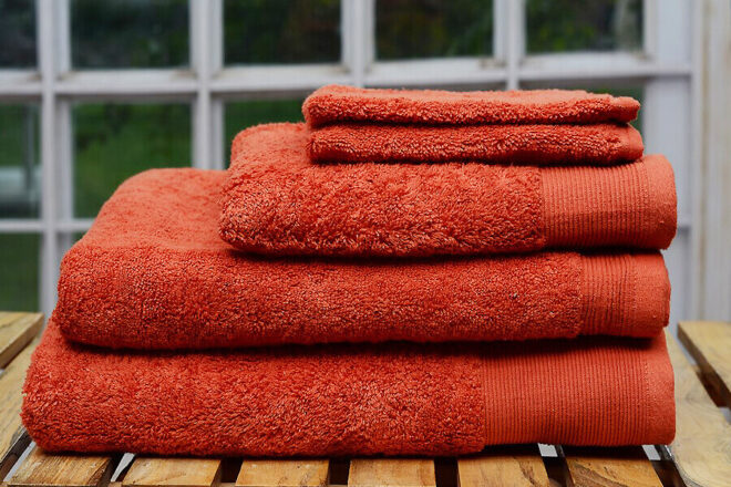 red-cotton-towel-sets-exporter