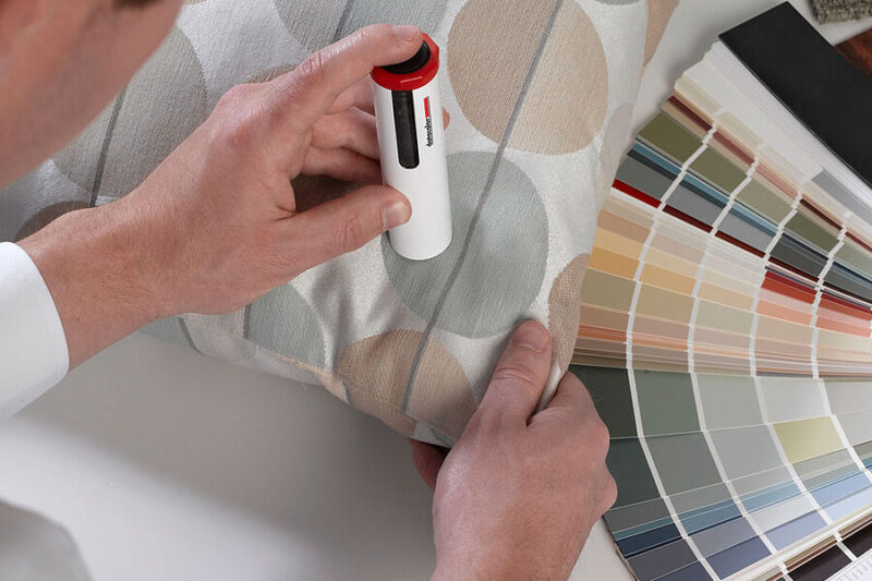 Fabric colour matching with spectrophotometer